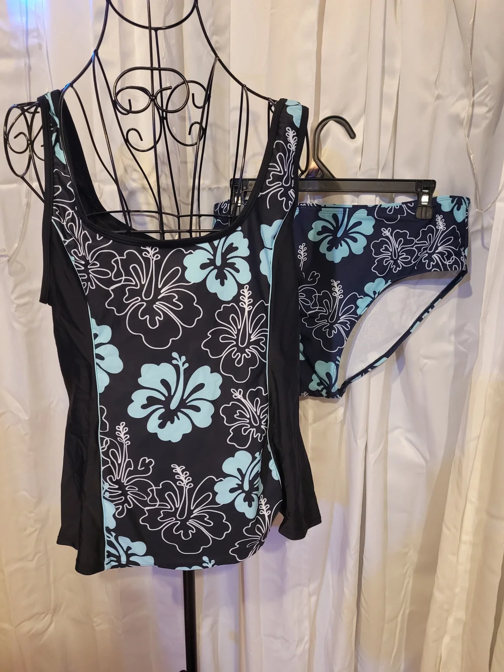 Amazon Black & Light Blue Floral Zip-Front Tankini Set